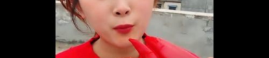 两个小姐姐挑战吃鸡皮肤,挑战极限！两位小姐姐勇闯“吃鸡”皮肤大作战
